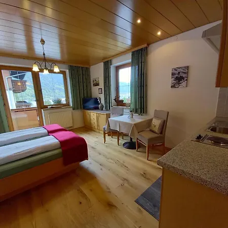 Lechner Apartment *